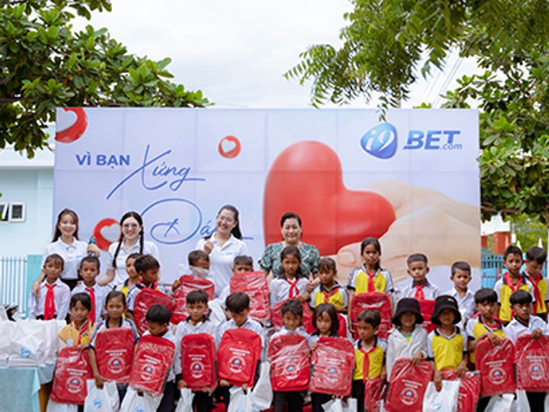 Biểu tượng sứ mệnh của 118bet, thể hiện sự tin cậy và hướng dẫn người chơi cá cược trực tuyến